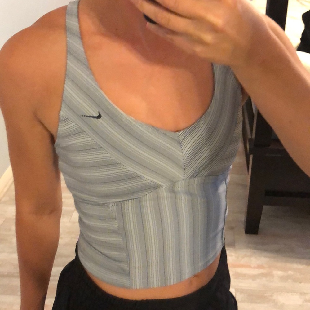 Nike Crop Top
